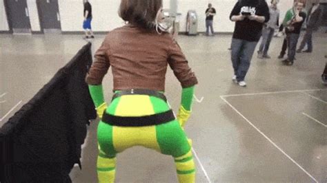 cosplay twerking porn